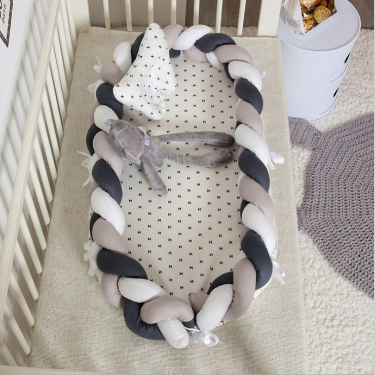 Lightweight and Foldable Portable Baby Crib for Travel - MAMTASTIC