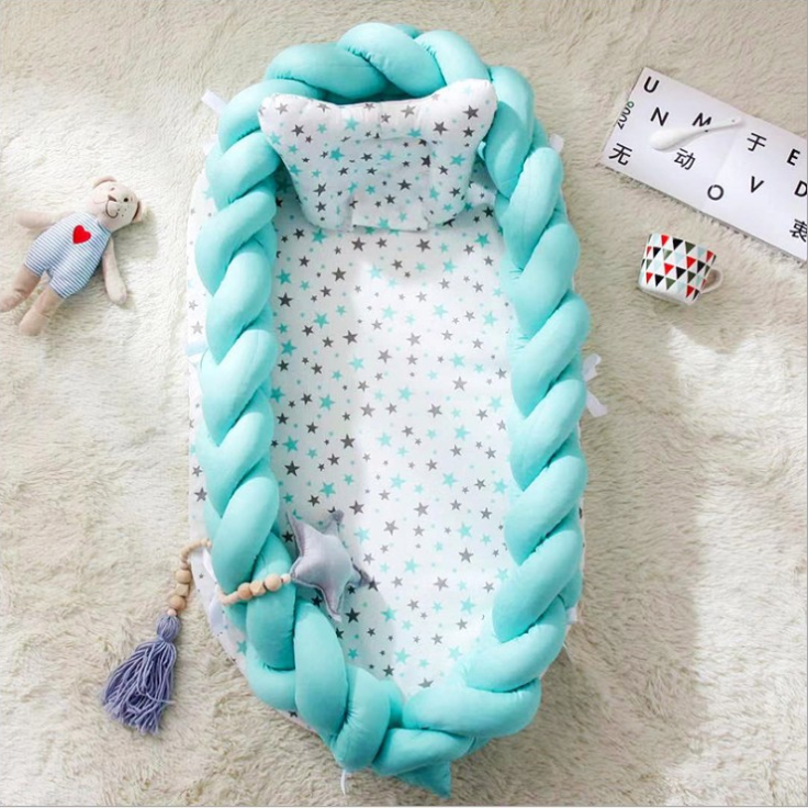 Lightweight and Foldable Portable Baby Crib for Travel - MAMTASTIC