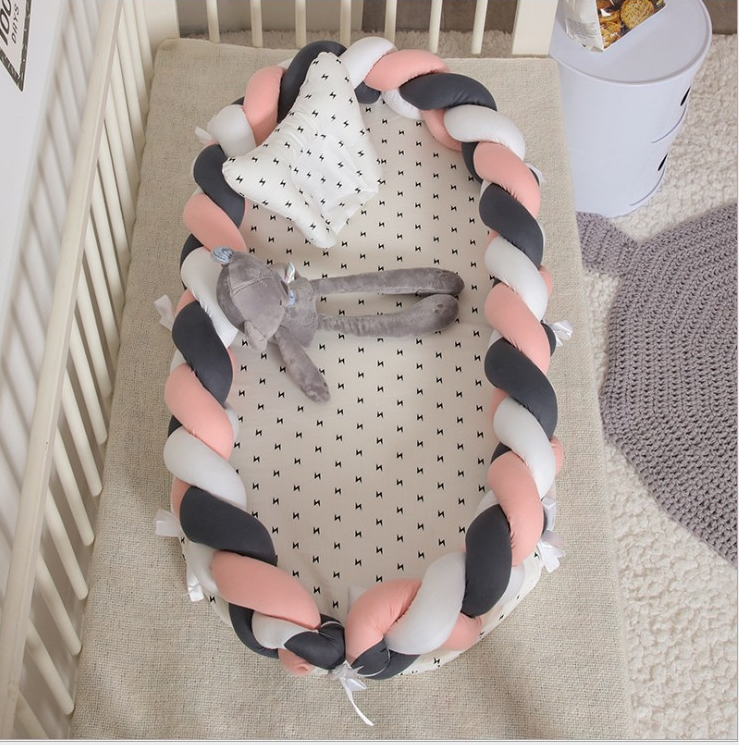 Lightweight and Foldable Portable Baby Crib for Travel - MAMTASTIC