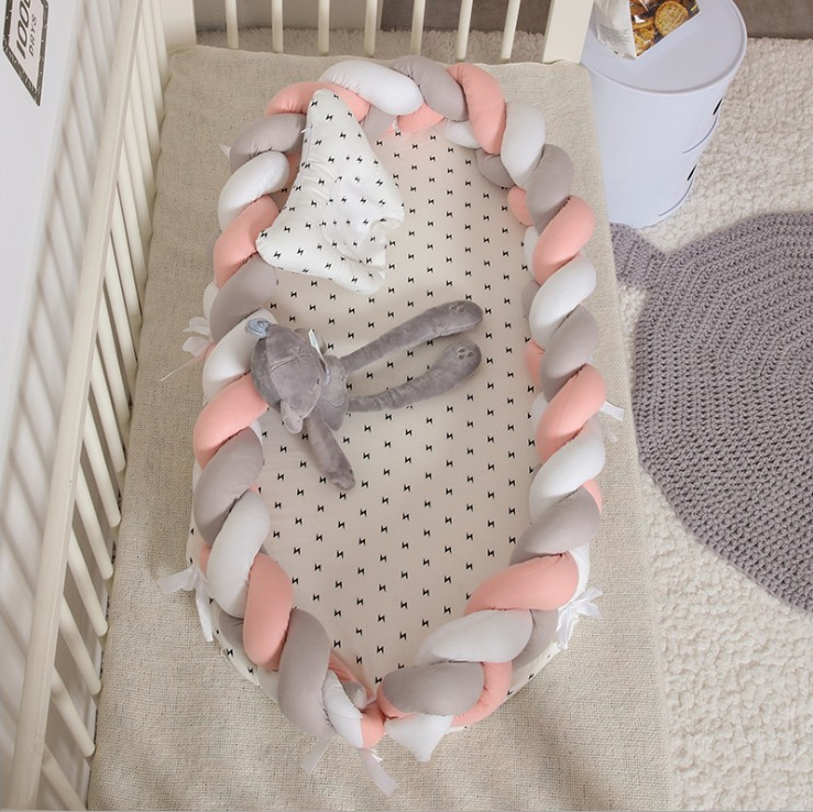 Lightweight and Foldable Portable Baby Crib for Travel - MAMTASTIC