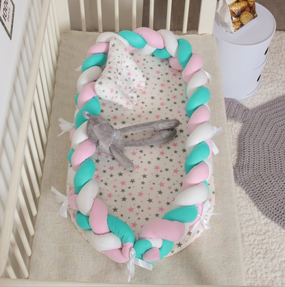 Lightweight and Foldable Portable Baby Crib for Travel - MAMTASTIC