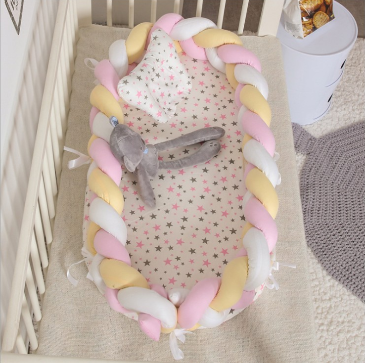 Lightweight and Foldable Portable Baby Crib for Travel - MAMTASTIC