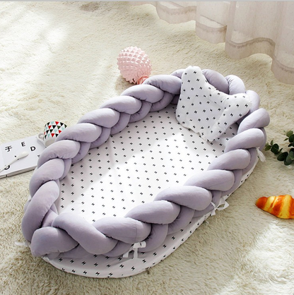 Lightweight and Foldable Portable Baby Crib for Travel - MAMTASTIC